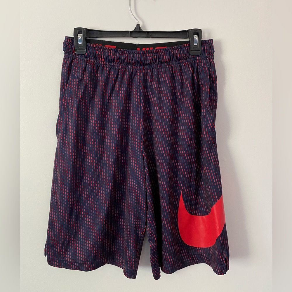 Mens Nike athletic/basketball shorts